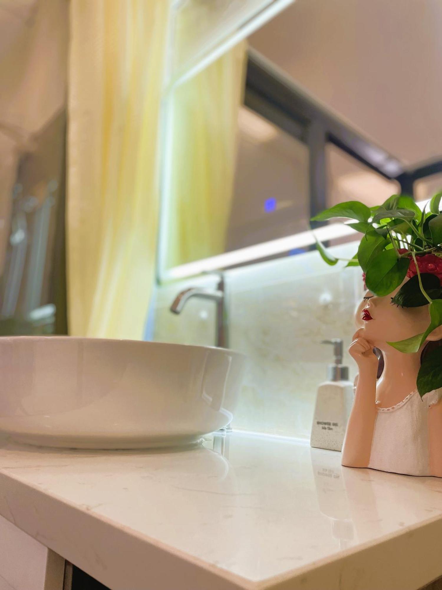 6Even Hotel - Have A Staycation In The Cafe Apartments Building Ho Chi Minh City Exterior photo