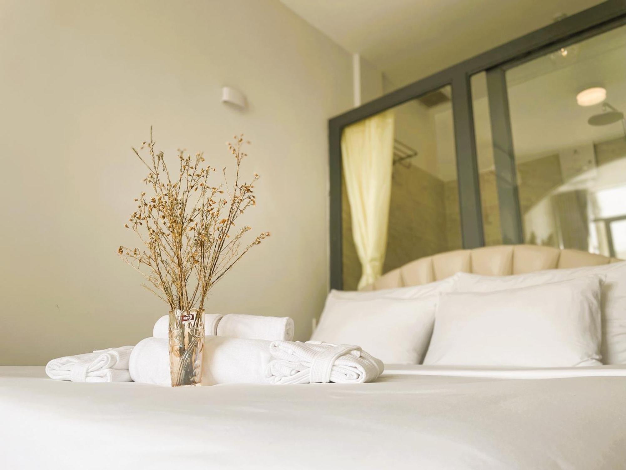 6Even Hotel - Have A Staycation In The Cafe Apartments Building Ho Chi Minh City Exterior photo